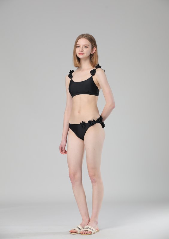 画像14: 肩フリル花つけビキニ２点セット水着 (14)